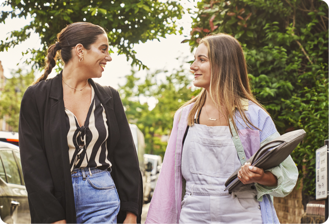 Image de personnes souriantes